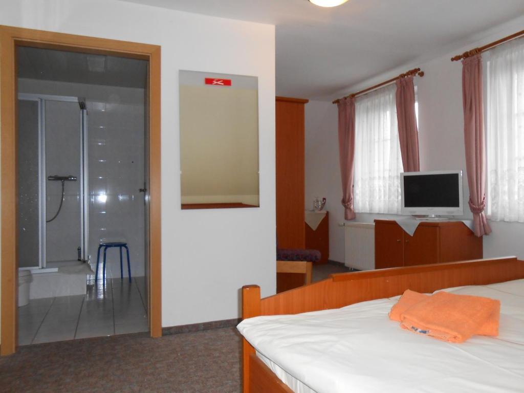 Goldener Engel /Pension Гёрлиц Номер фото